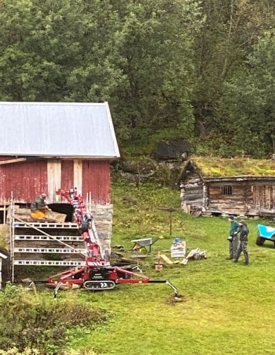 Midt Norsk Kran har utleie av mobilkran og minikran til oppussing, renovering og boligbygging