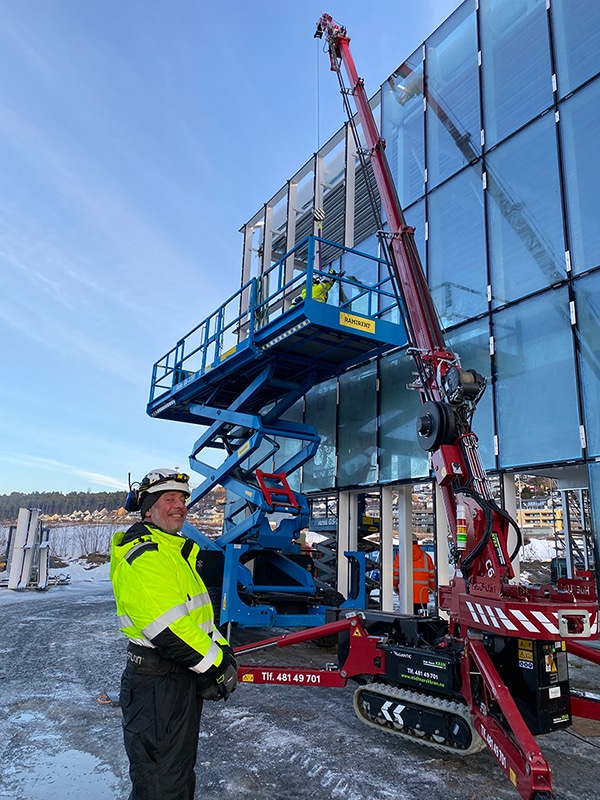 Glassheising med Hoeflon C6e hos NARDO BIL Steinkjer.